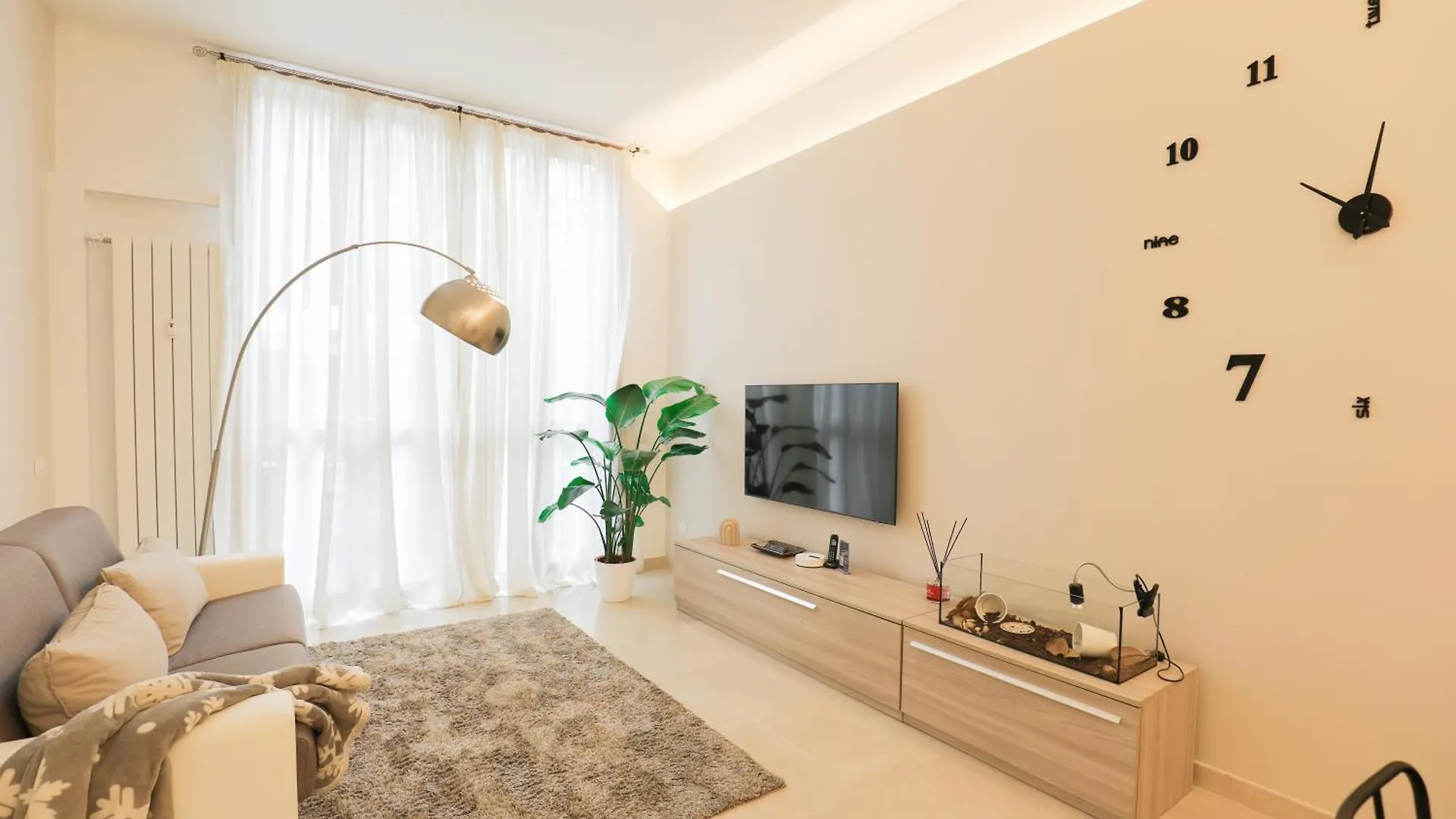 kontakty Giardino Terrazzo Privato Bilocale Moderno Vicino Metropolitana Comodo Per Niguarda E Centro